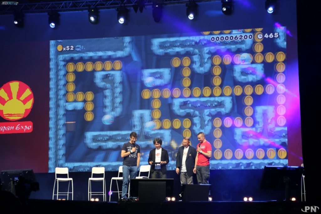 Shigeru Miyamoto testant le niveau de Michel Ancel.